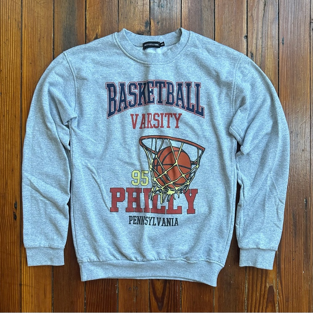 PrettyLittleThing Philly Basketball crew neck sweatshirt XS